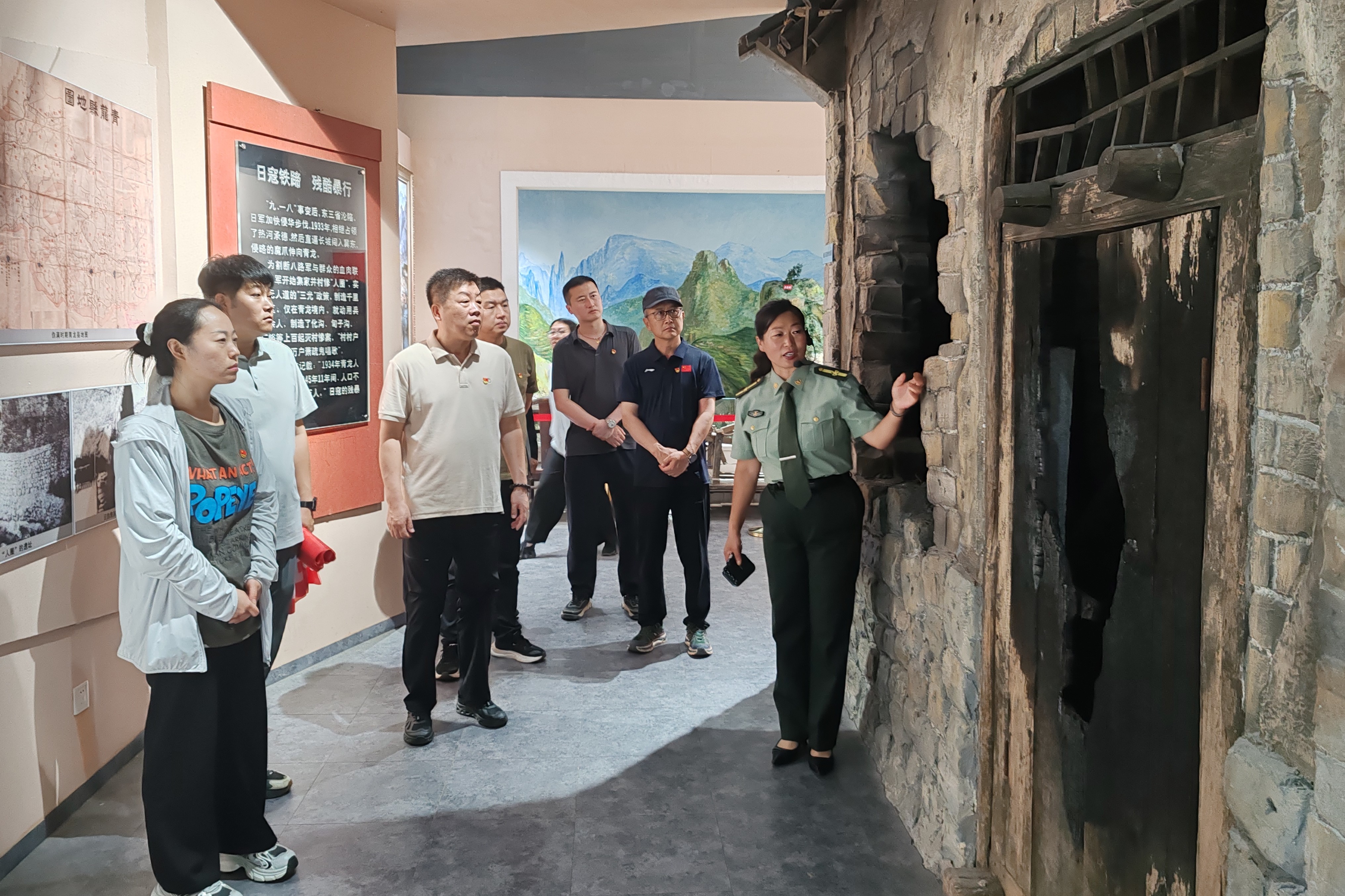 紀念館參觀學習1.jpg 紀念館參觀學習1.jpg